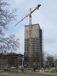 840706 Gezicht op de bouwwerkzaamheden op het terrein van het voormalige ziekenhuis Oudenrijn (Van Heuven Goedhartlaan ...
